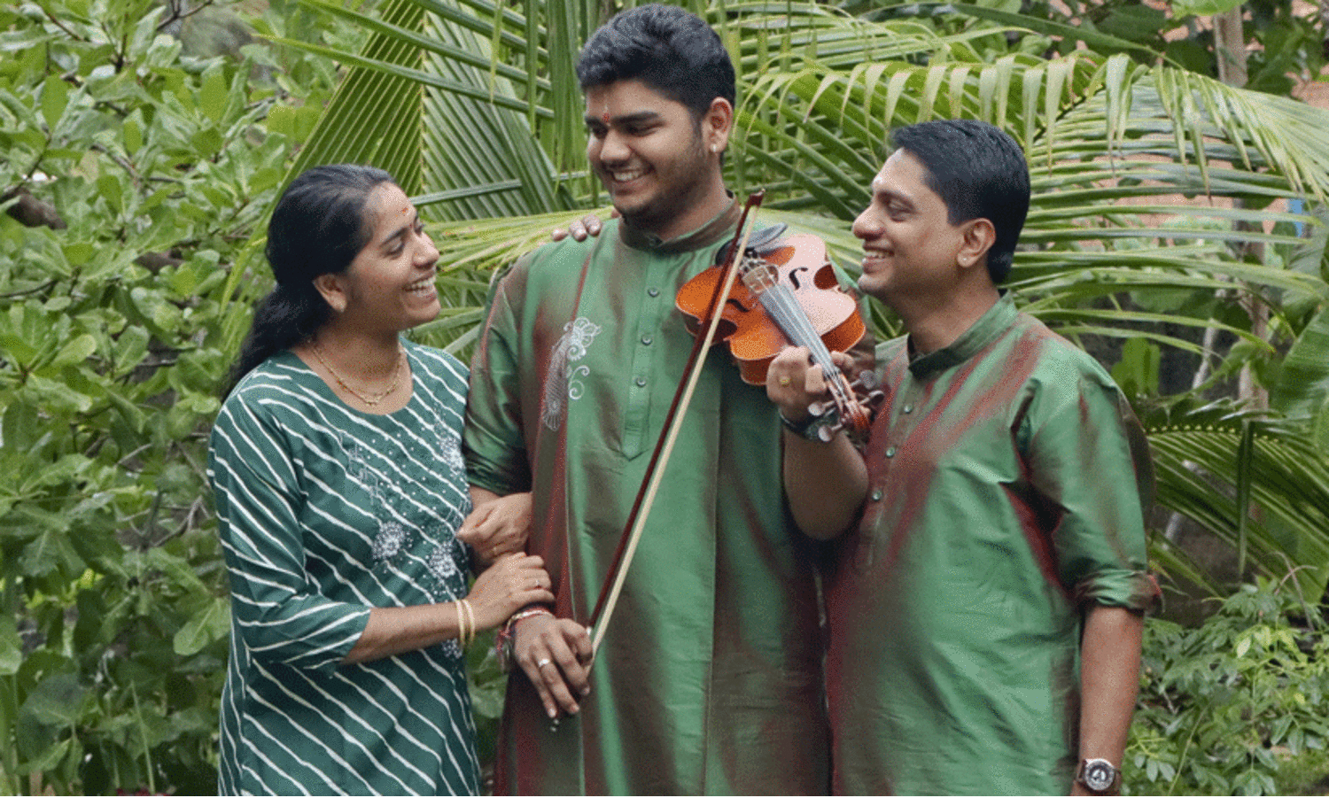 പ്രവീൺ ശർമ, ആശ, ആനന്ദ്