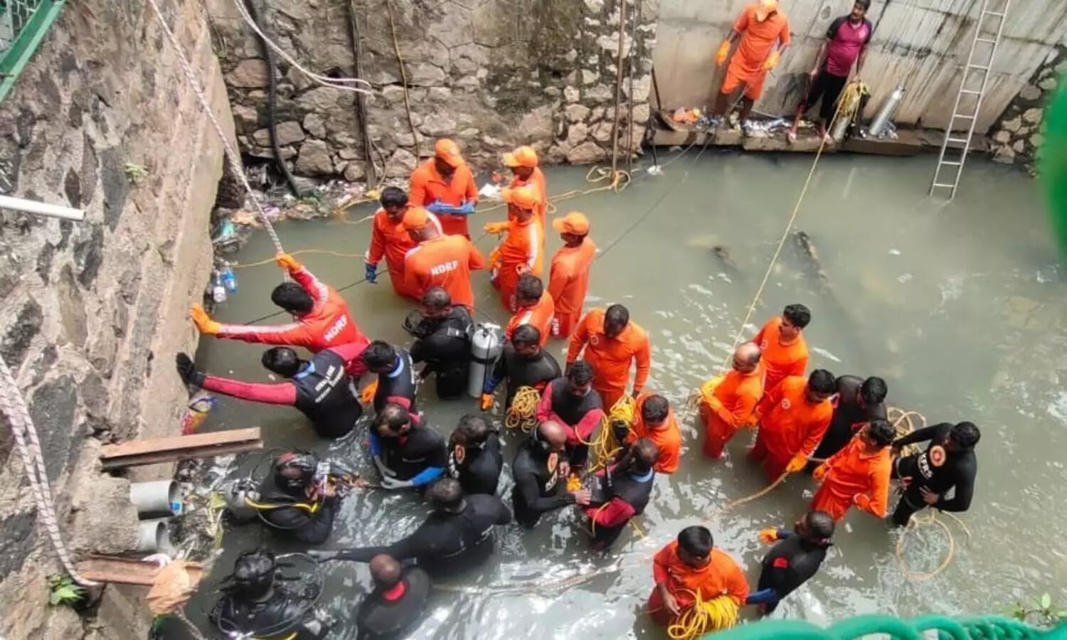സ്ക്രീനിൽ കണ്ടത് ശരീര ഭാഗമല്ലെന്ന് സ്കൂബ ഡൈവിങ് സംഘം; തിരച്ചിൽ തുടരുന്നു