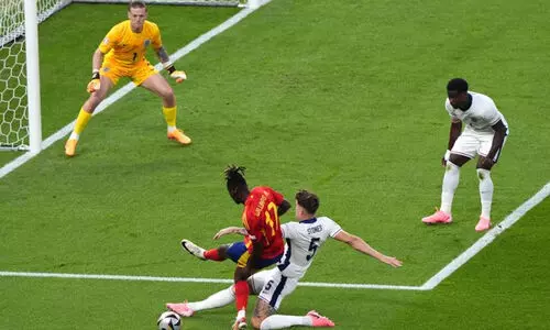 ആവേശമില്ലാതെ ആദ്യ പകുതി; സ്പെയിൻ-ഇംഗ്ലണ്ട് പോരാട്ടം ഗോൾരഹിതം