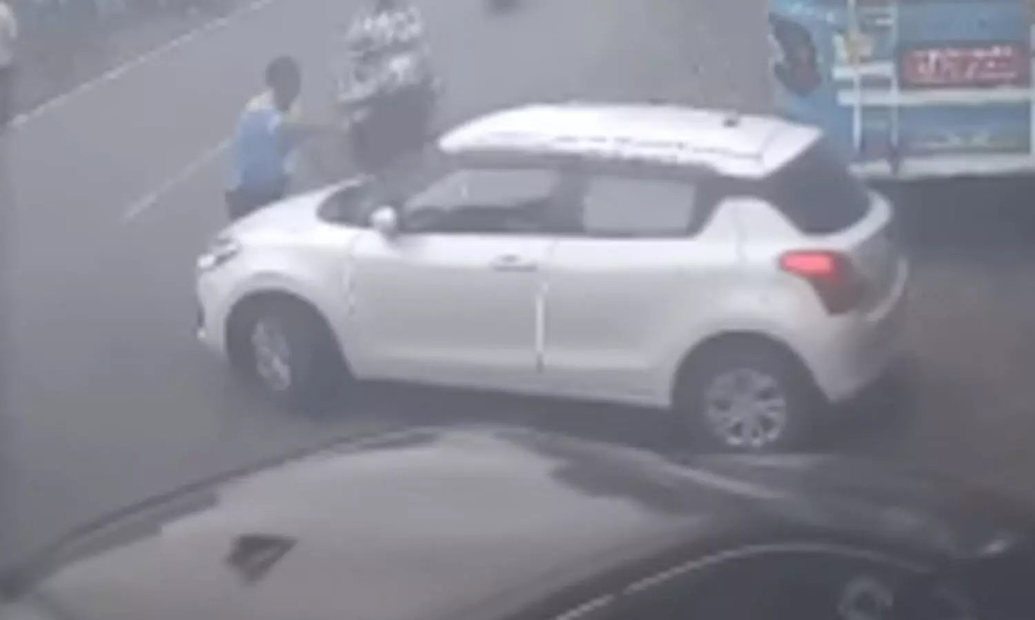 പണം മുഴുവൻ നൽകാതെ പോകുമ്പോൾ തടഞ്ഞു; പമ്പ് ജീവനക്കാരനെ കാറിടിപ്പിച്ച് കൊല്ലാൻ ശ്രമിച്ച പൊലീസുകാരൻ അറസ്റ്റിൽ