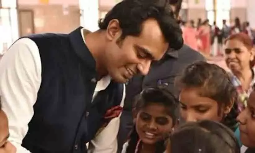 വ്യാജ മെഡിക്കൽ സർട്ടിഫിക്കറ്റ്: പൂജ ഖേദ്കറിനു മുമ്പ് മറ്റൊരു ഐ.എ.എസ് ഉദ്യോഗസ്ഥനു നേരെയും ആരോപണം വ്യാജ മെഡിക്കൽ സർട്ടിഫിക്കറ്റ്: പൂജ ഖേദ്കറിനു മുമ്പ് മറ്റൊരു ഐ.എ.എസ് ഉദ്യോഗസ്ഥനു നേരെയും ആരോപണം