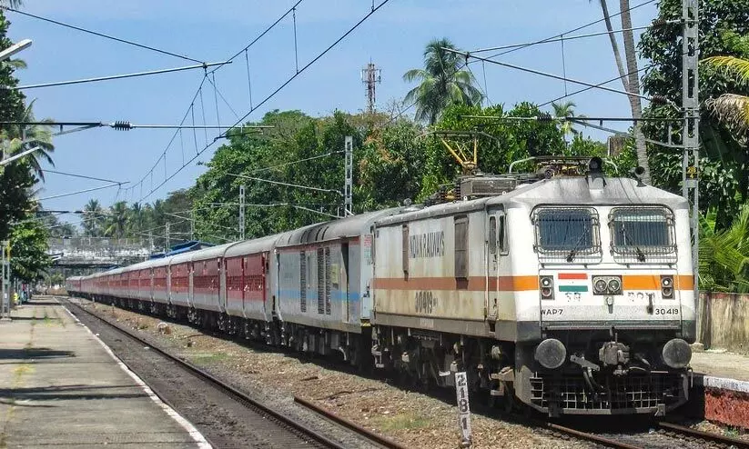 ചെന്നൈ – തിരുവനന്തപുരം മെയിലിന്റെ സമയക്രമത്തിൽ ഇന്ന് മുതൽ മാറ്റം ചെന്നൈ – തിരുവനന്തപുരം മെയിലിന്റെ സമയക്രമത്തിൽ ഇന്ന് മുതൽ മാറ്റം