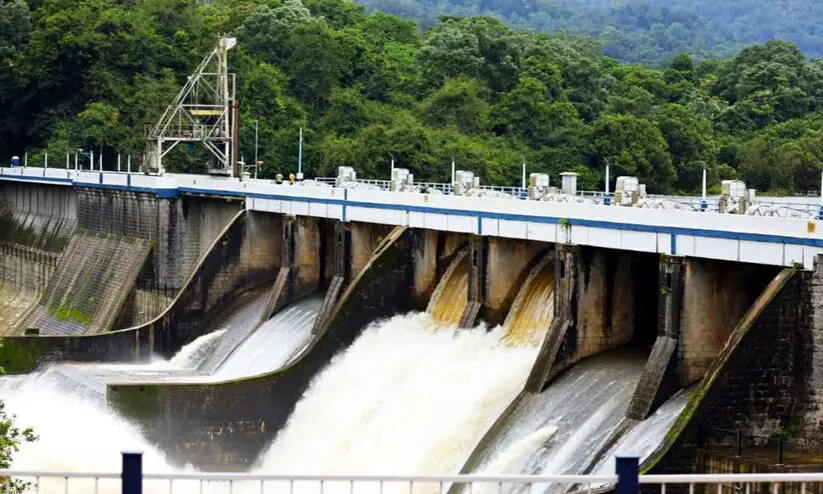 പെരിങ്ങൽക്കുത്ത് ഡാമിലെ രണ്ടു ഷട്ടറുകൾ തുറന്നു; ജാഗ്രത നിർദേശം പെരിങ്ങൽക്കുത്ത് ഡാമിലെ രണ്ടു ഷട്ടറുകൾ തുറന്നു; ജാഗ്രത നിർദേശം