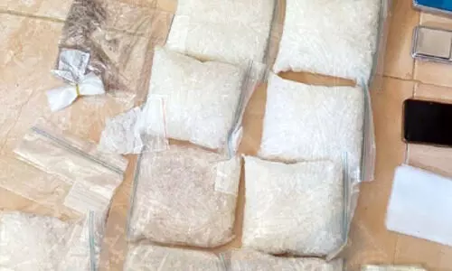 മ​യ​ക്കു​മ​രു​ന്നു​മാ​യി ര​ണ്ട്​ പ്ര​വാ​സി​ക​ൾ പി​ടി​യി​ൽ