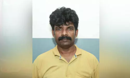 പാർക്കിങ് തർക്കം: കെ.എസ്.ആർ.ടി.സി ഡ്രൈവർക്കുനേരെ കത്തി വീശിയ ഓട്ടോഡ്രൈവർ അറസ്റ്റിൽ പാർക്കിങ് തർക്കം: കെ.എസ്.ആർ.ടി.സി ഡ്രൈവർക്കുനേരെ കത്തി വീശിയ ഓട്ടോഡ്രൈവർ അറസ്റ്റിൽ