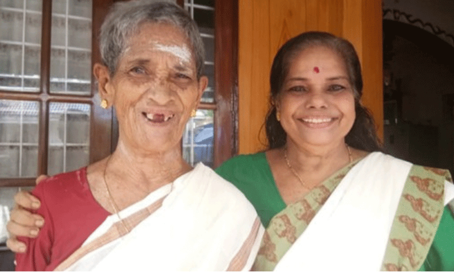 Actress Kulappulli Leelas Mother Passed Away