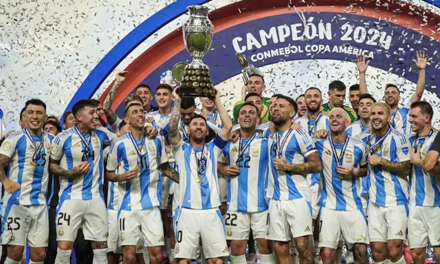 ‘ഞങ്ങൾ ടീമെന്നതിലുപരി ഒരു കുടുംബം, അതിശയ സംഘം’...കോപ വിജയത്തിൽ വികാരനിർഭര കുറിപ്പുമായി മെസ്സി