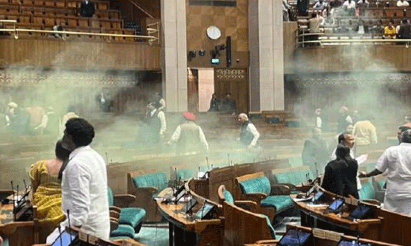 പാർലമെന്റിലെ സുരക്ഷാ വീഴ്ച: അനുബന്ധ കുറ്റപത്രം സമർപ്പിച്ചു പാർലമെന്റിലെ സുരക്ഷാ വീഴ്ച: അനുബന്ധ കുറ്റപത്രം സമർപ്പിച്ചു