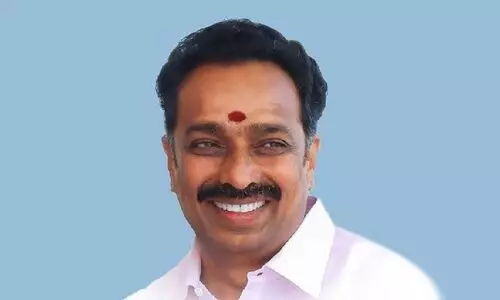 100 കോടിയുടെ ഭൂമി തട്ടിപ്പ് കേസ്; അണ്ണാ ഡി.എം.കെ മുൻ മന്ത്രി തൃ​ശൂ​രി​ൽ അറസ്റ്റിൽ