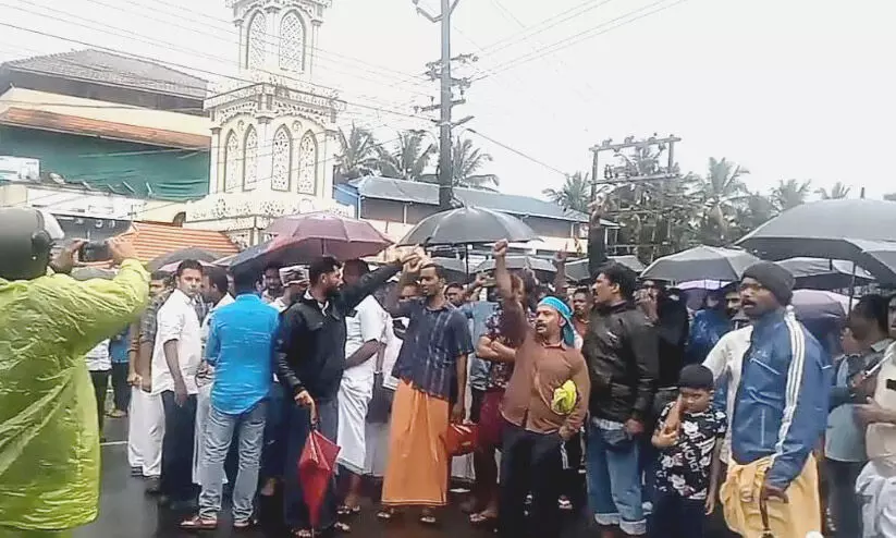 kalloor protest 987987