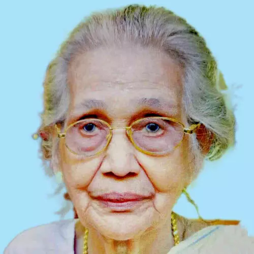 സ​രോ​ജി​നി അ​മ്മ