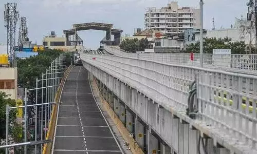 Road cum metro flyover