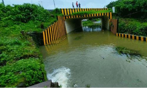 ആ​ർ​ത്തു​പെ​യ്ത് ദു​രി​ത​പ്പേ​മാ​രി