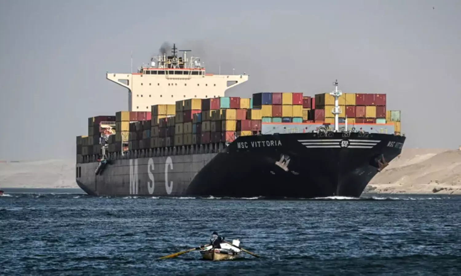 ഹൂതി ആക്രമണം: സൂയസ് കനാലിന്റെ വരുമാനത്തിൽ 18,400 കോടി ഇടിഞ്ഞു