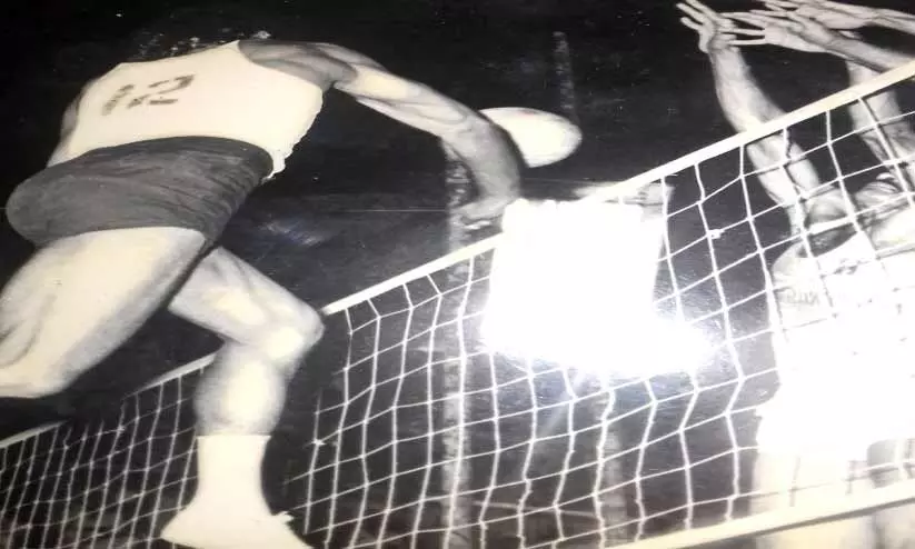 വോളി കോര്ട്ടിലെ ഇടിമിന്നല് വോളി കോര്ട്ടിലെ ഇടിമിന്നല്