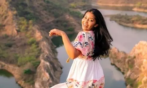 വെള്ളച്ചാട്ടത്തിൽ റീൽ എടുക്കവേ 300 അടി താഴ്ചയിലേക്ക് വീണു; വ്ലോഗർക്ക് ദാരുണാന്ത്യം