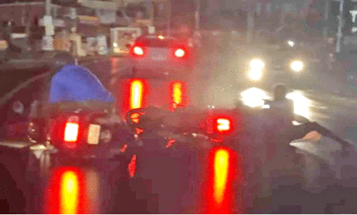 മദ്യപിച്ച് ബൈക്കോടിച്ച് അപകടം; രണ്ടുപേർക്ക് പരിക്ക് പൊലിസ് കേസെടുത്തു