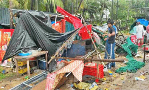 മ​ഴ​ക്ക് ശ​മ​ന​മി​ല്ല; ചു​ഴ​ലി​ക്കാ​റ്റ്, നാ​ശ​ന​ഷ്ടം