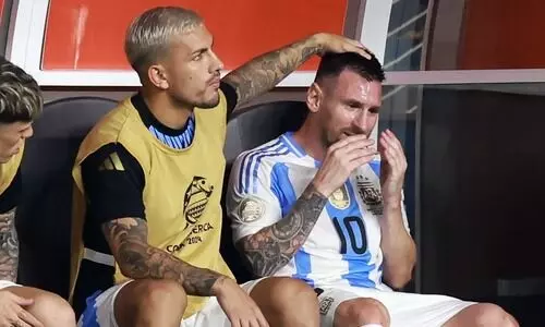 ‘പരിക്ക് കാരണമല്ല, കരഞ്ഞത് ടീമിനെ സഹായിക്കാൻ കഴിയാത്തതിനാൽ’; മെസ്സി ദേശസ്നേഹത്തിന്റെ പ്രതീകമെന്ന് സഹതാരം ‘പരിക്ക് കാരണമല്ല, കരഞ്ഞത് ടീമിനെ സഹായിക്കാൻ കഴിയാത്തതിനാൽ’; മെസ്സി ദേശസ്നേഹത്തിന്റെ പ്രതീകമെന്ന് സഹതാരം