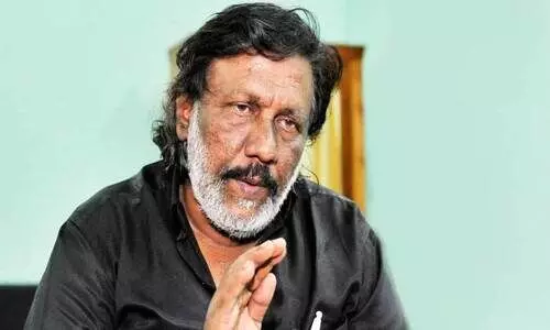 എ​ഴു​ത്തു​കാ​രു​ടെ ഇ​ടം ഒ​ട്ടും ഭ​ദ്ര​മ​ല്ല