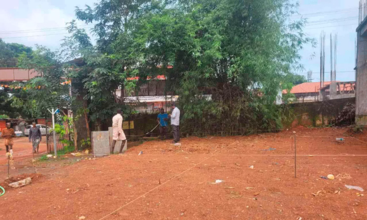 സ്കൂളിന് മുന്നിൽ ശുചിമുറി കോംപ്ലക്സ് നിർമിക്കാൻ നീക്കം; പ്രതിഷേധം