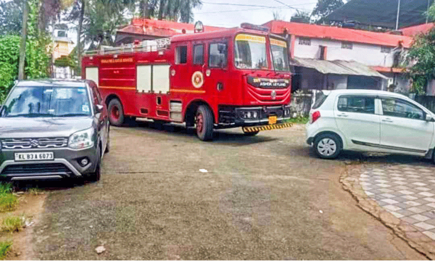 Unauthorized parking infront of Ranni civil station
