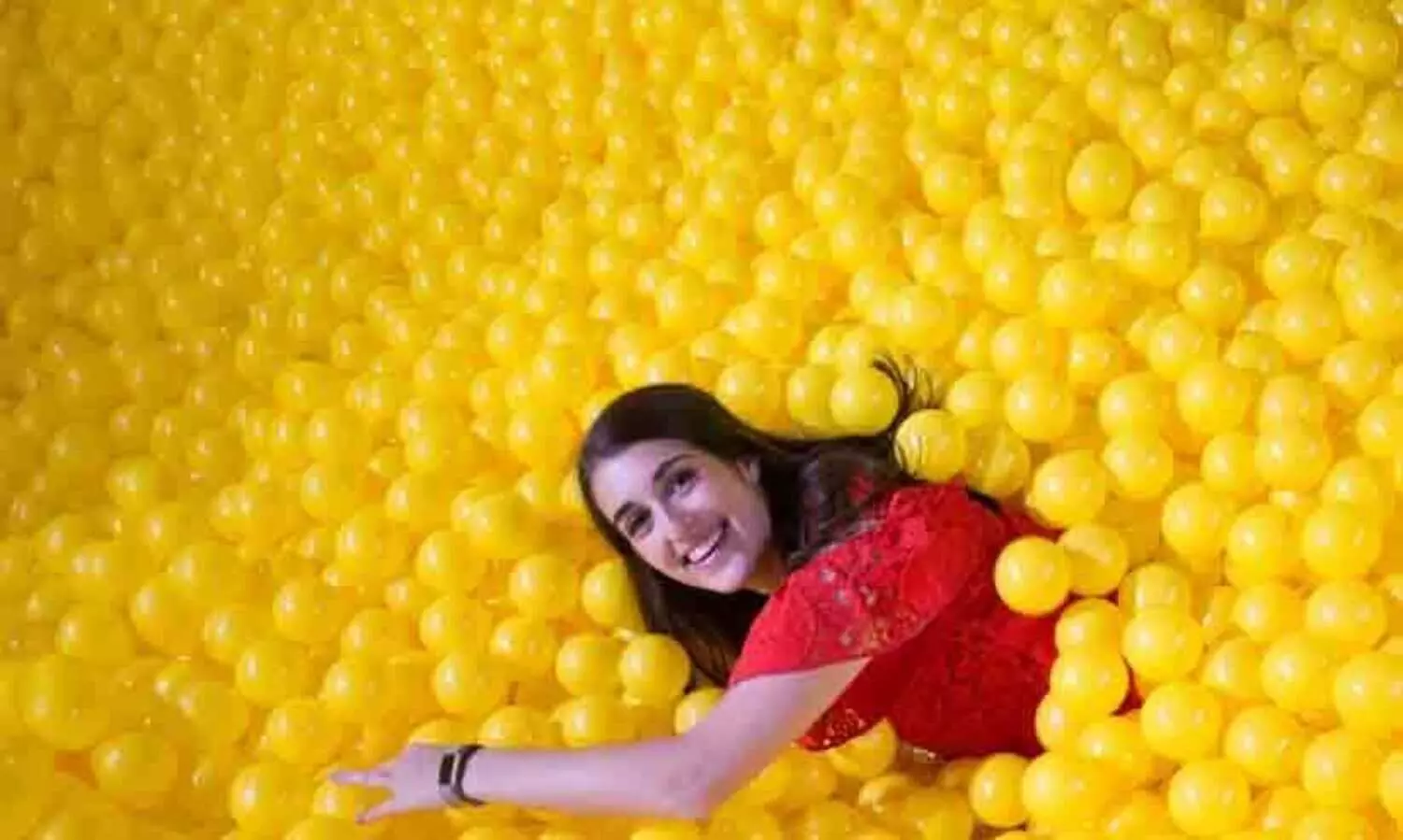 നീന്തിത്തുടിക്കാം; ഈ പൊയ്​കയിലെ പന്തോളങ്ങളിൽ