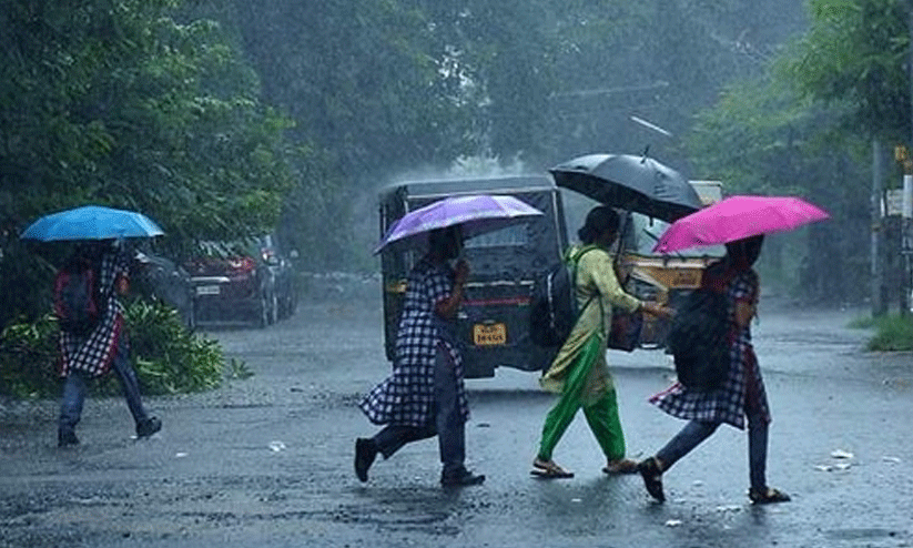 സ്കൂൾ അവധി പ്രഖ്യാപിക്കാത്തതിന് കലക്ടറോട് കുട്ടികളുടെ ചോദ്യമഴ; മലപ്പുറത്തെ കുട്ടികൾ എന്താ വാട്ടർപ്രൂഫാണോ? സ്കൂൾ അവധി പ്രഖ്യാപിക്കാത്തതിന് കലക്ടറോട് കുട്ടികളുടെ ചോദ്യമഴ; മലപ്പുറത്തെ കുട്ടികൾ എന്താ വാട്ടർപ്രൂഫാണോ?