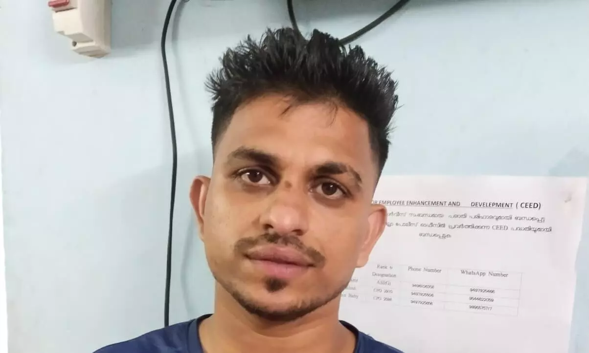 നഗ്ന ഫോട്ടോ കാണിച്ച് ഭീഷണിപ്പെടുത്തി പത്തു ലക്ഷം ആവശ്യപ്പെട്ടു; യുവാവ് പിടിയിൽ