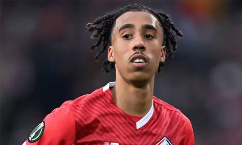 റയലിനും പി.എസ്.ജിക്കും വേറെ ആളെ നോക്കാം; ലെനി യോരൊ മാഞ്ചസ്റ്റർ യുനൈറ്റഡിൽ