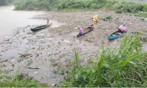 waste filled up in Erattayar