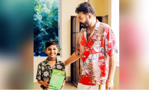 Mammootty giving birthday gift to Mahadev