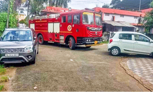 Unauthorized parking infront of Ranni civil station