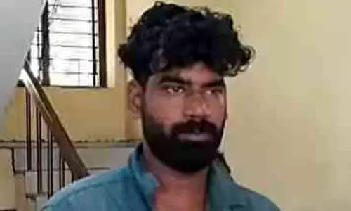 കെ.എസ്.ആർ.ടി.സി ബസ് ‘അടിച്ചുമാറ്റി’ വീട്ടിൽ പോയ ലോറി ഡ്രൈവർ പിടിയിൽ കെ.എസ്.ആർ.ടി.സി ബസ് ‘അടിച്ചുമാറ്റി’ വീട്ടിൽ പോയ ലോറി ഡ്രൈവർ പിടിയിൽ