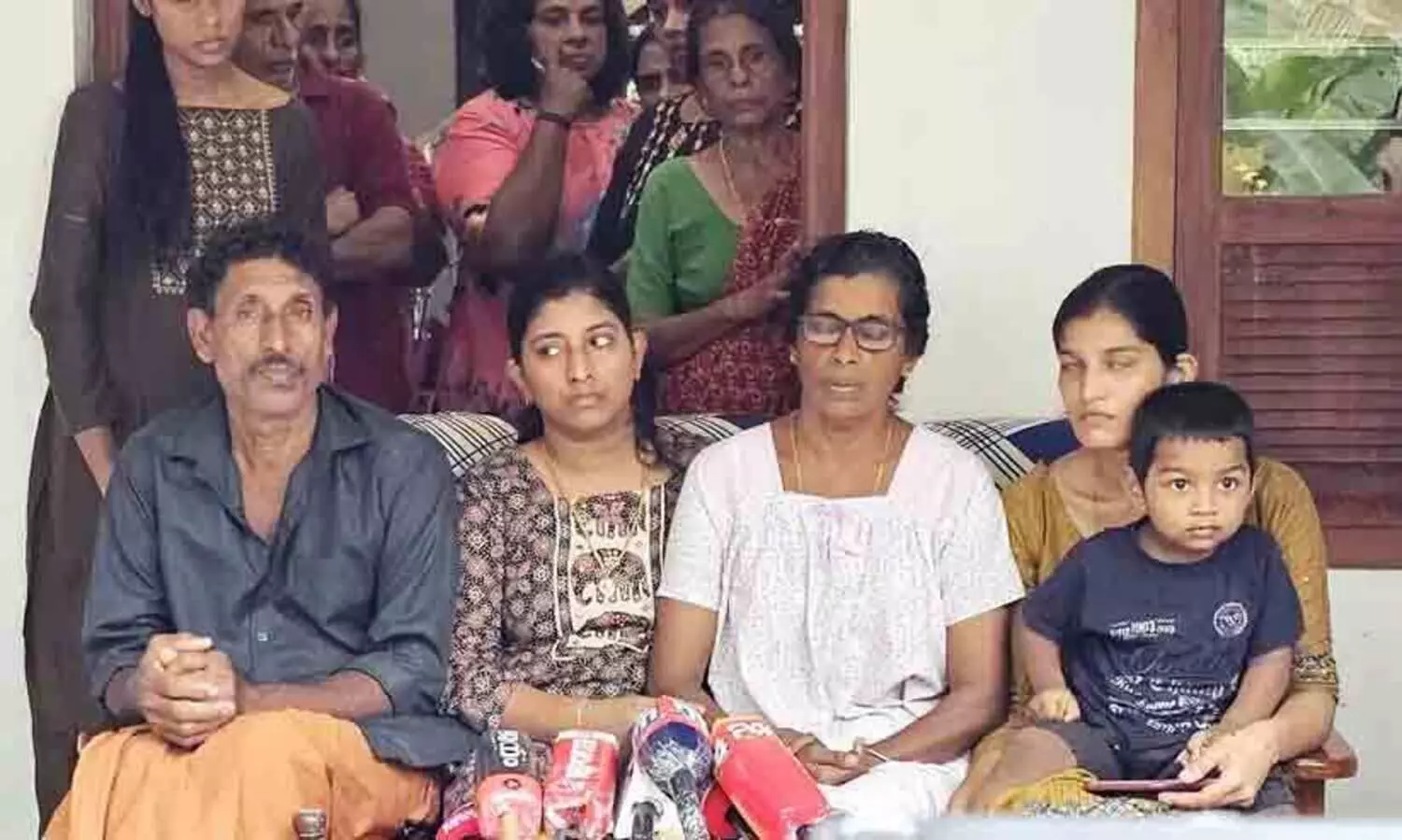 രക്ഷാപ്രവർത്തന​ത്തിന് സൈന്യത്തെ ഇറക്കണം -പ്രധാനമന്ത്രിക്ക് കത്തയച്ച് അർജുന്റെ കുടുംബം