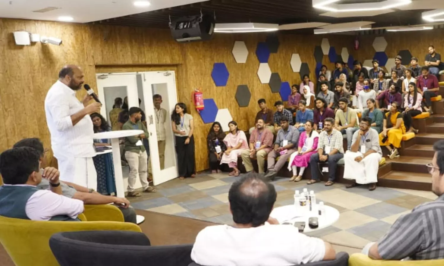 വിദ്യാർഥി സ്റ്റാർട്ടപ്പുകൾക്ക് സർക്കാർ ധനസഹായം നൽകുമെന്ന് പി. രാജീവ്