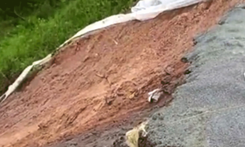 മണ്ണിടിച്ചിൽ; ഷിരദി ചുരത്തിൽ ഗതാഗതം തിരിച്ചുവിട്ടു മണ്ണിടിച്ചിൽ; ഷിരദി ചുരത്തിൽ ഗതാഗതം തിരിച്ചുവിട്ടു