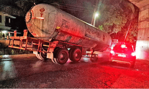 ട്രെയിലറിൽനിന്ന് ടാങ്കർ വേർപെട്ടത് പരിഭ്രാന്തി പരത്തി