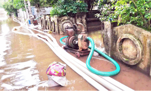 ഒഴിയാതെ മഴ ദുരിതം