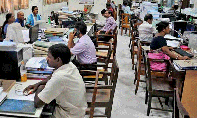 ജില്ല-ബ്ലോക്ക് പഞ്ചായത്തുകളിലെ 222 ക്ലർക്കുമാർ ഗ്രാമപഞ്ചായത്തുകളിലേക്ക്