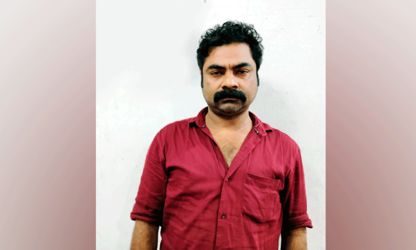 കഞ്ചാവുമായി യുവാക്കള് പിടിയിലായ സംഭവം; ഒരാള്കൂടി അറസ്റ്റില് കഞ്ചാവുമായി യുവാക്കള് പിടിയിലായ സംഭവം; ഒരാള്കൂടി അറസ്റ്റില്