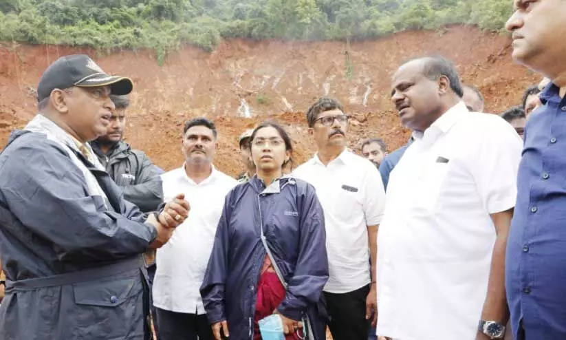 When Chief Minister H.D. Kumaraswamy arrived In Shirur landslide disaster place