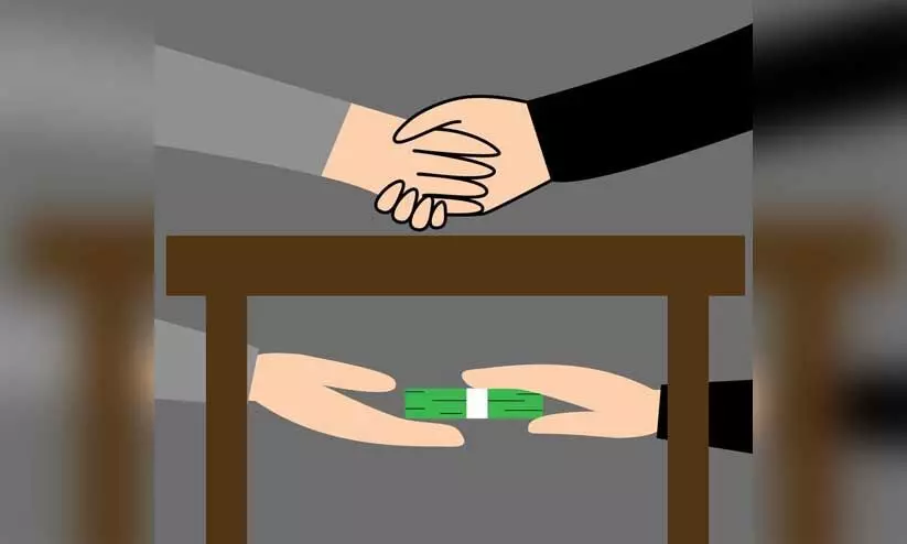 വസ്തു പോക്കുവരവിന് കൈക്കൂലി; മുൻ വില്ലേജ്ഓഫീസർക്ക് കഠിന തടവ് വസ്തു പോക്കുവരവിന് കൈക്കൂലി; മുൻ വില്ലേജ്ഓഫീസർക്ക് കഠിന തടവ്