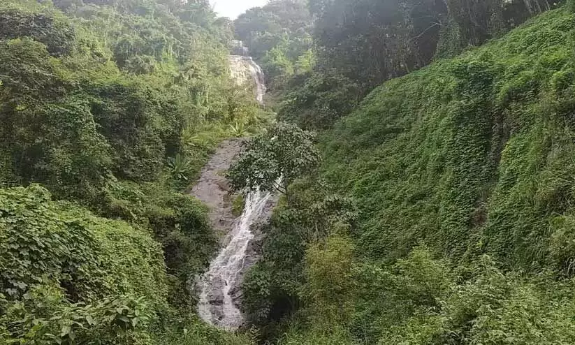 അടിസ്ഥാന സൗകര്യമില്ല; സ്ഥലം ഉപേക്ഷിക്കാൻ ഒരുങ്ങി നൂറോളം കുടുംബങ്ങൾ