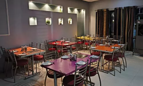 മധ്യപ്രദേശിലെ ഉജ്ജയിനിലും ഹോട്ടലുകളിൽ ഉടമകളുടെ പേര് പ്രദർശിപ്പിക്കണമെന്ന് ഉത്തരവ്; ലംഘിച്ചാൽ 2000 രൂപ പിഴ