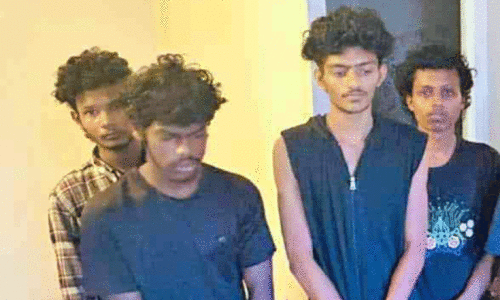 താമരശ്ശേരിയിൽ മൂന്നു സ്ഥാപനങ്ങളിൽ കവർച്ച നടത്തിയ സംഘം എറണാകുളത്ത് പിടിയിൽ താമരശ്ശേരിയിൽ മൂന്നു സ്ഥാപനങ്ങളിൽ കവർച്ച നടത്തിയ സംഘം എറണാകുളത്ത് പിടിയിൽ