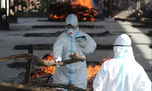 കോവിഡ് മരണങ്ങൾ ഇന്ത്യ മറച്ചുവെച്ചു; 2020ൽ സർക്കാർ കണക്കിനേക്കാൾ എട്ടിരട്ടി പേരെങ്കിലും മരിച്ചിരിക്കാമെന്ന് പഠനം