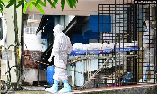 നിപ ഐസൊലേഷൻ വാർഡ് ഒരുക്കാൻ പൂട്ട് പൊളിക്കേണ്ടിവന്നു; 14കാരൻ ആംബുലൻസിൽ കിടന്നത് അരമണിക്കൂർ നിപ ഐസൊലേഷൻ വാർഡ് ഒരുക്കാൻ പൂട്ട് പൊളിക്കേണ്ടിവന്നു; 14കാരൻ ആംബുലൻസിൽ കിടന്നത് അരമണിക്കൂർ