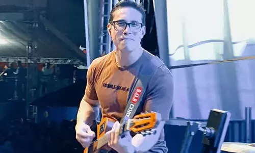 സംഗീത പരിപാടിക്കിടെ ആരാധകനെ കെട്ടിപ്പിടിച്ചു; വൈദ്യുതാഘാതമേറ്റ് ബ്രസീലിയൻ ഗായകന് ദാരുണാന്ത്യം