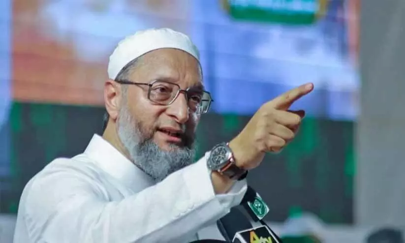 ആർ.എസ്.എസുകാരനാണെങ്കിൽ ഒരു ഉദ്യോഗസ്ഥനും രാജ്യത്തോട് കൂറ് പുലർത്താനാവില്ലെന്ന് ഉവൈസി ആർ.എസ്.എസുകാരനാണെങ്കിൽ ഒരു ഉദ്യോഗസ്ഥനും രാജ്യത്തോട് കൂറ് പുലർത്താനാവില്ലെന്ന് ഉവൈസി